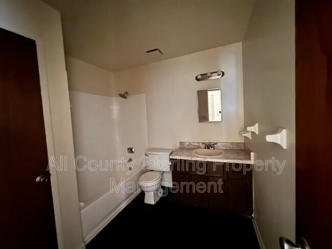 Building Photo - 4417 SW 71st Terrace