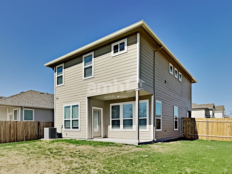 Building Photo - 325 Pebble Beach Run