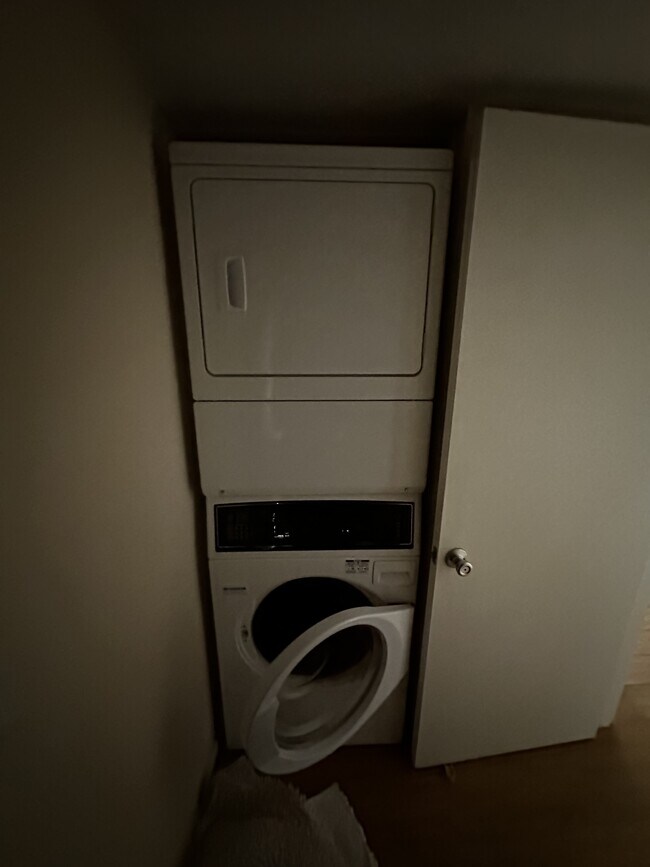 Building Photo - 500 Park Blvd S