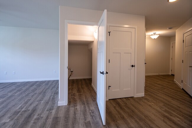 Building Photo - 3408 Green Pastures Ln