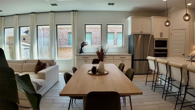 Building Photo - 27127 Cutleaf Daisy Ct