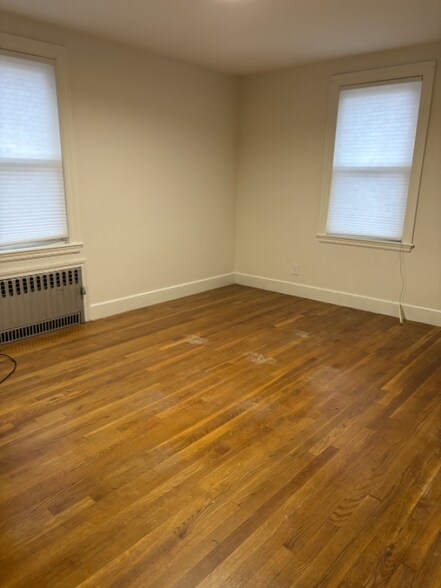 Building Photo - 1308 Pleasant St