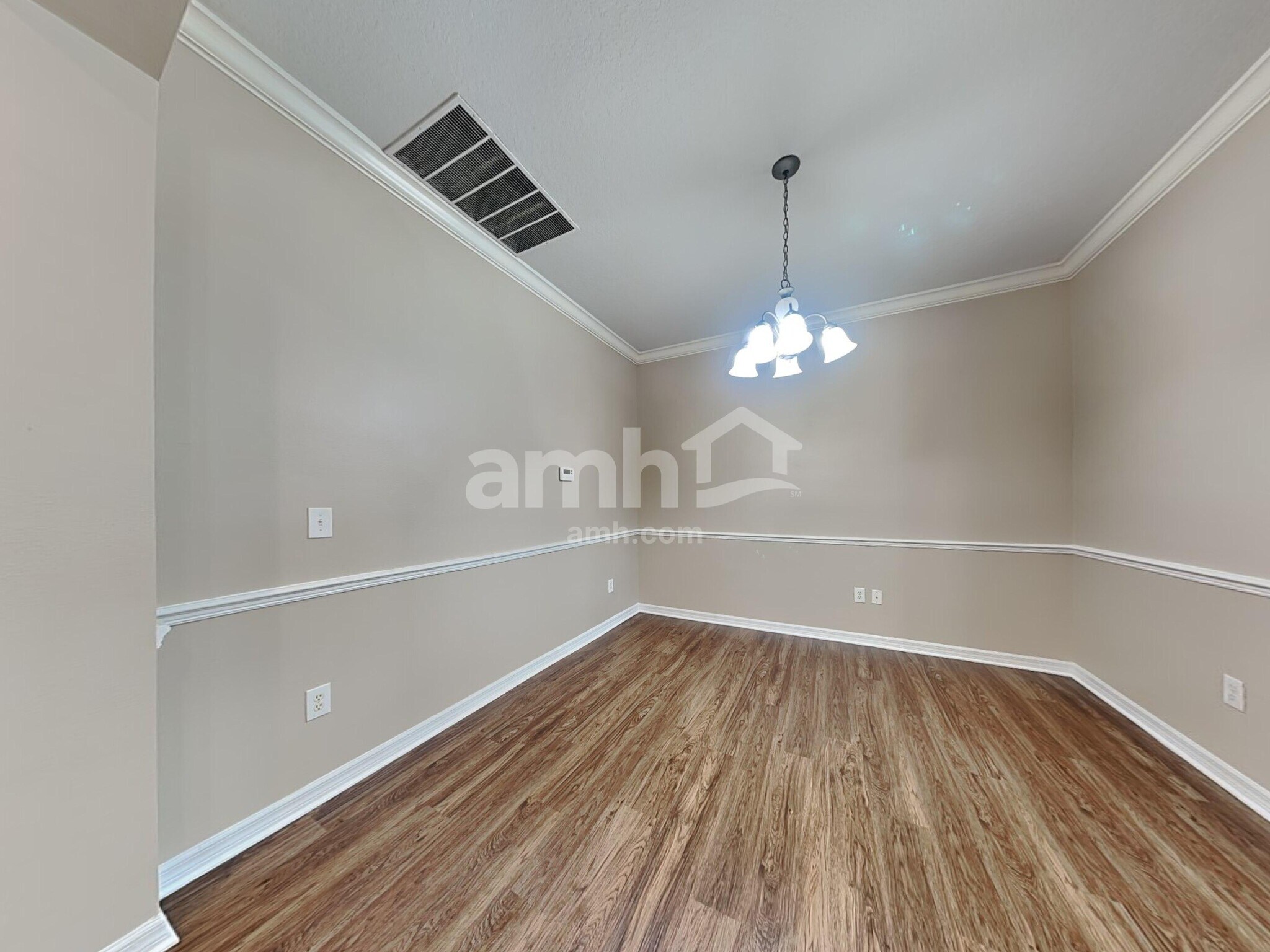 Building Photo - 30652 Palmerston Pl