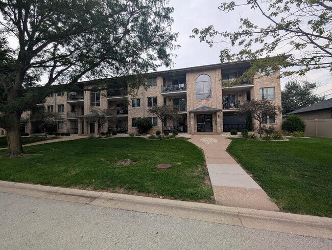 Building Photo - 8809 S 79th Ave