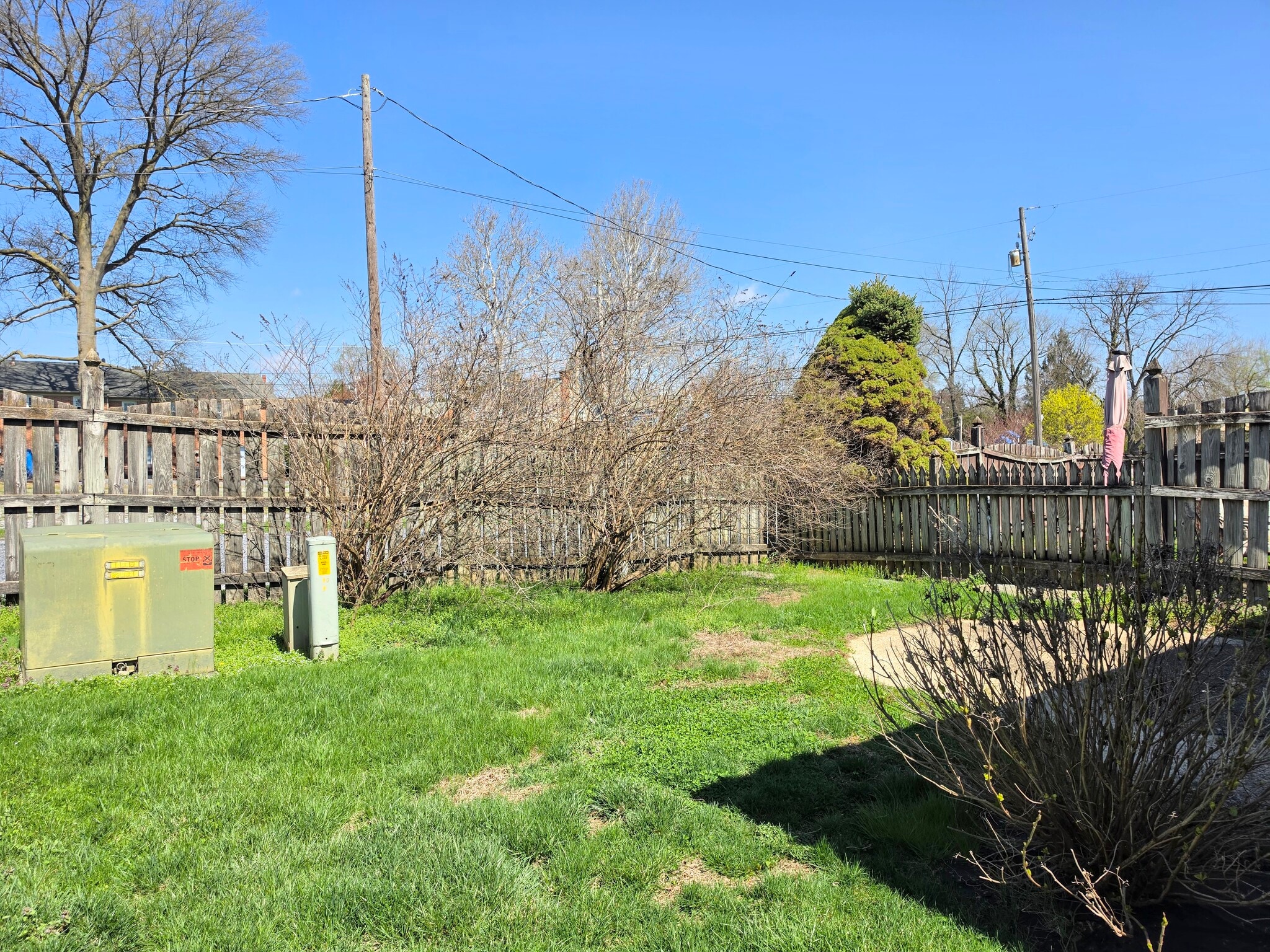 Building Photo - 391 E Jackson St