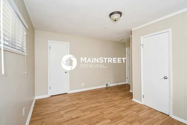 Building Photo - 3 Bedroom Pet-Friendly Home in Louisville,...