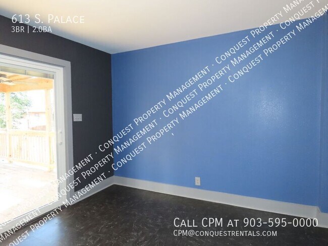 Building Photo - 613 S. Palace-