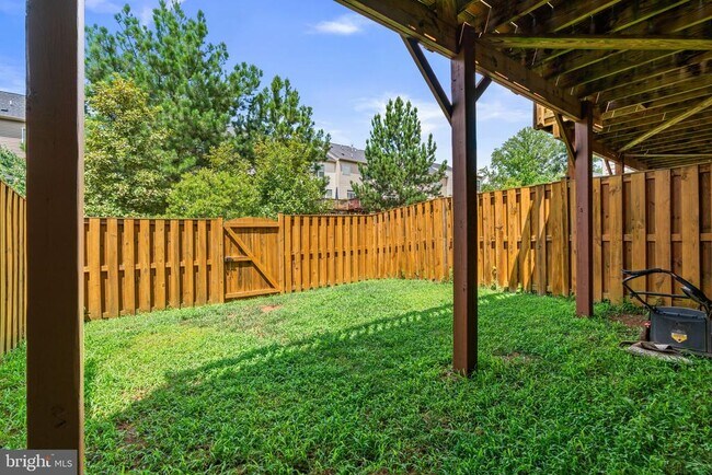 Building Photo - 858 Nancy Lynn Ln