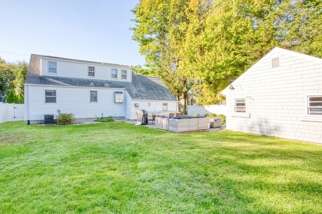 Building Photo - 47 Sleepy Hollow Ln