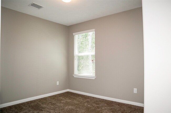 Building Photo - 118 Artesian Way