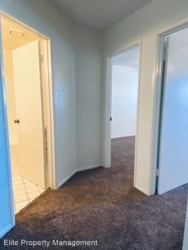 Building Photo - 3 br, 2.5 bath House - 247 E Upjohn Ave