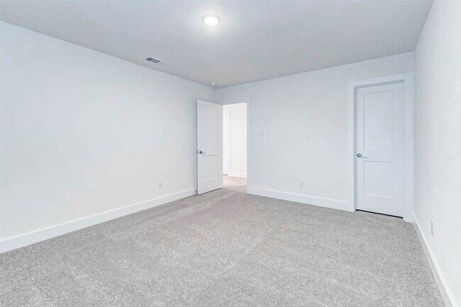 Building Photo - 21734 Persian Lk Dr