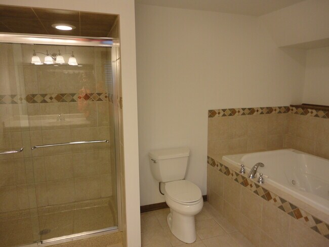 Building Photo - 5213 Aladdin Ct