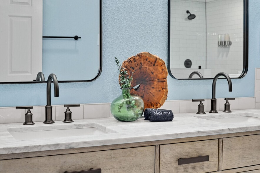 Building Photo - 3404 American Dr