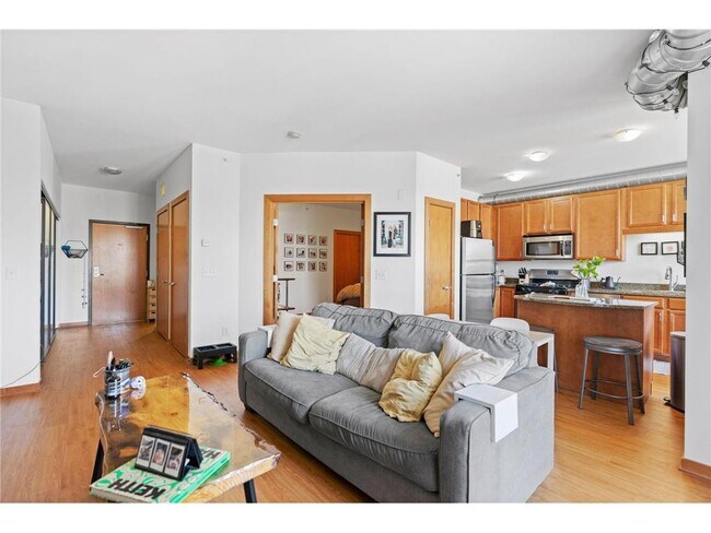 Building Photo - 15 E Franklin Ave