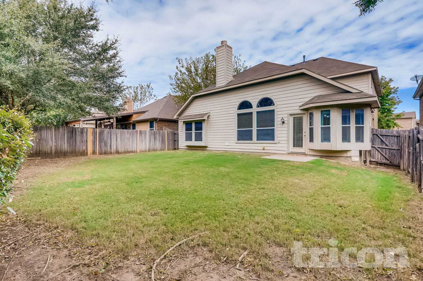 Building Photo - 5805 Paloma Blanca Dr