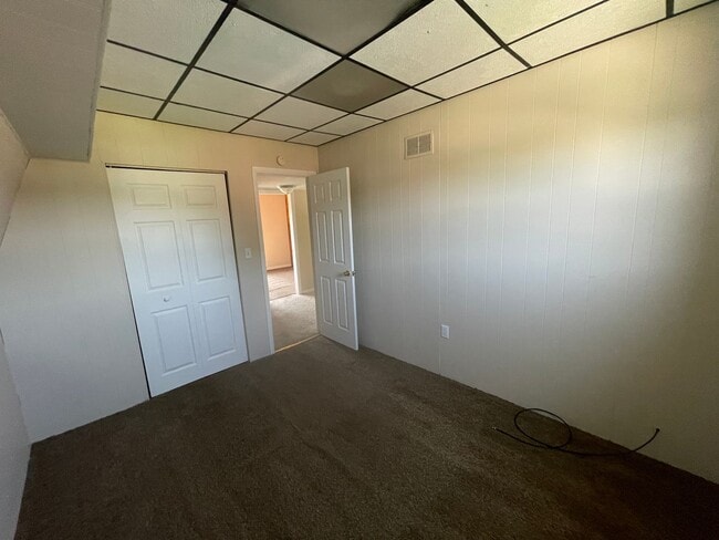 Building Photo - AVAILABLE NOW!! 3 BED 1 BATH SINGLE FAMILY...