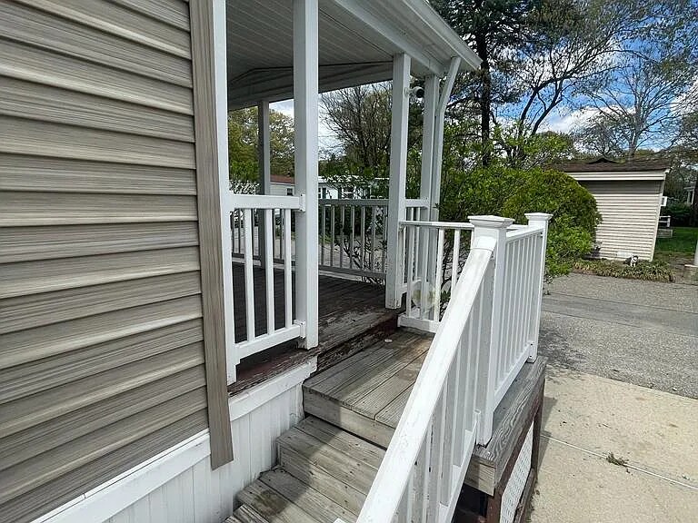 Building Photo - 37 Hubbard Ave