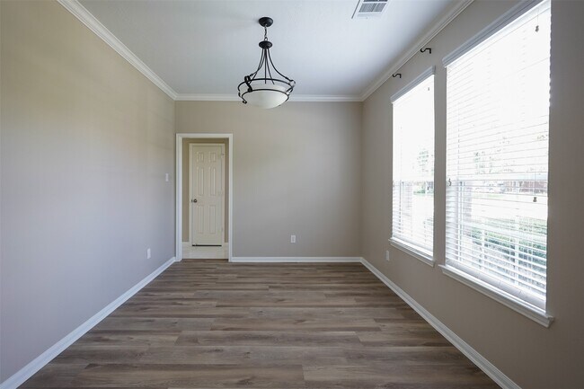 Building Photo - 2739 Honeysuckle Walk