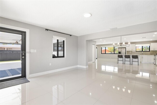 Building Photo - 4165 W 5th Ln