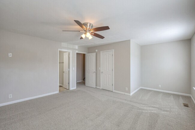 Building Photo - 240 Arapaho Dr