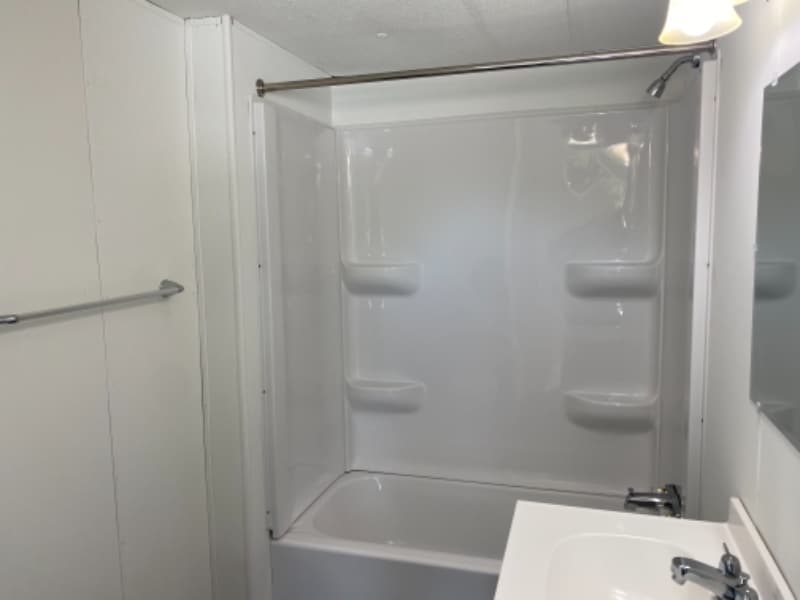 Building Photo - 833 Lovell Rd