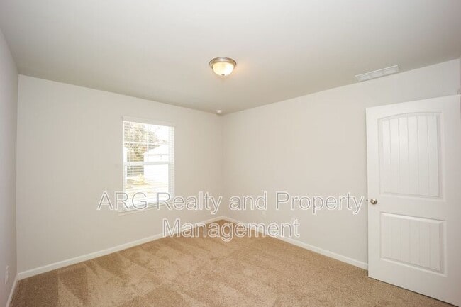 Building Photo - 17 Camellia Dr