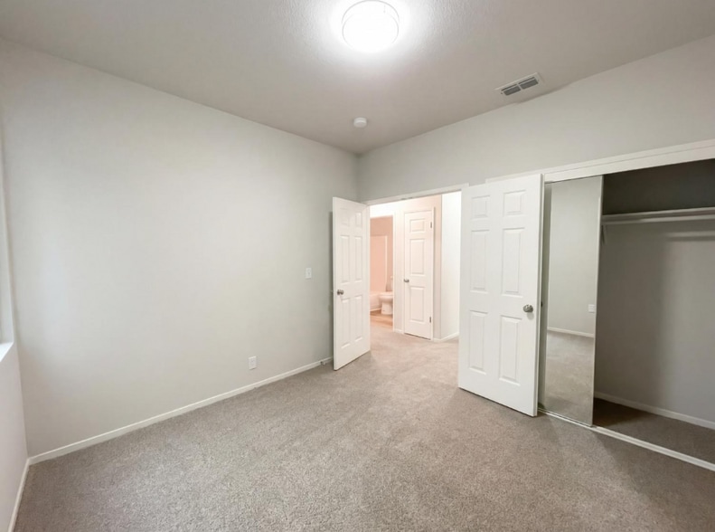 Building Photo - 108 Austin Dr