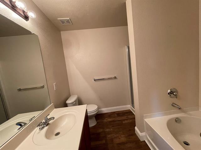 Building Photo - 804 White Fields Way