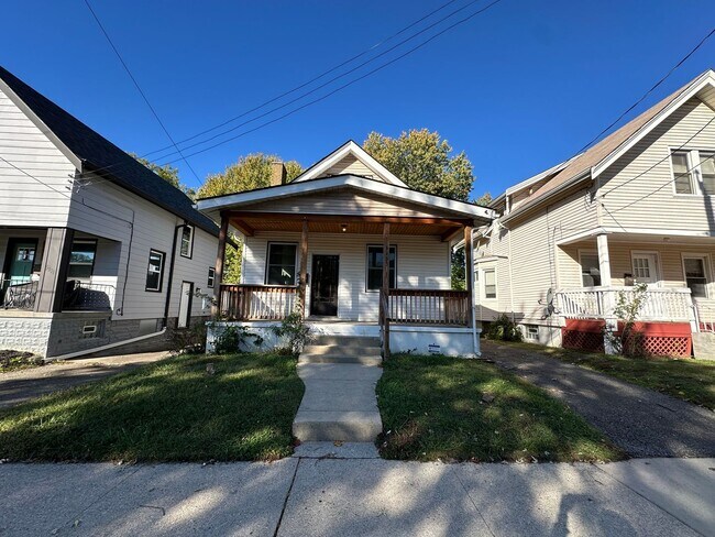 Primary Photo - Norwood- Cozy 3 bedroom 1 bath
