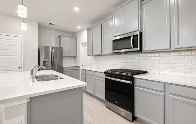 Building Photo - 17542 Rosette Grass Dr