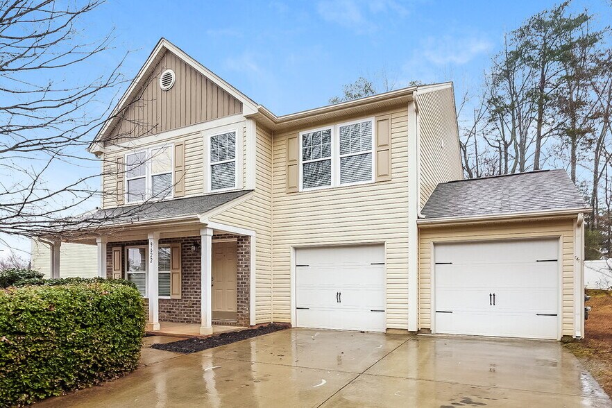 Building Photo - 9622 Fernspray Rd