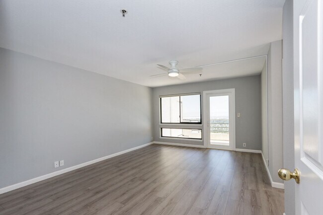 Building Photo - 432 Portofino Dr