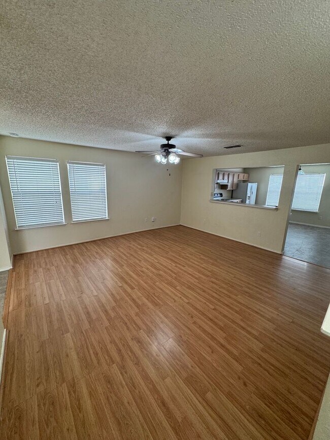 Building Photo - 7530 Kings Tr