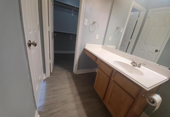 Building Photo - 14927 Diamond Way