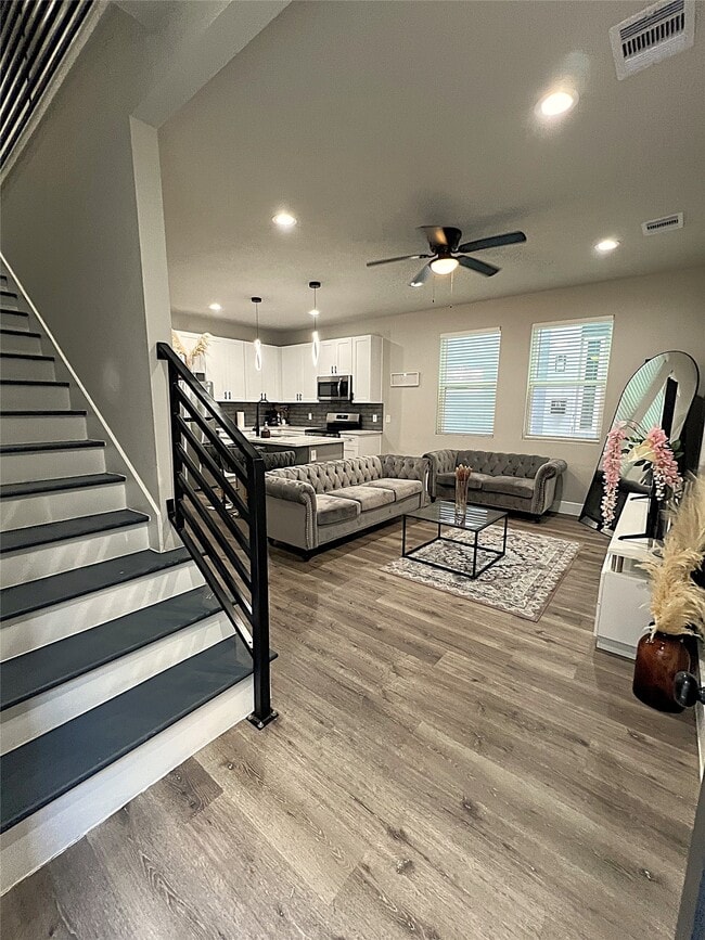 Building Photo - 19106 Sears Dr