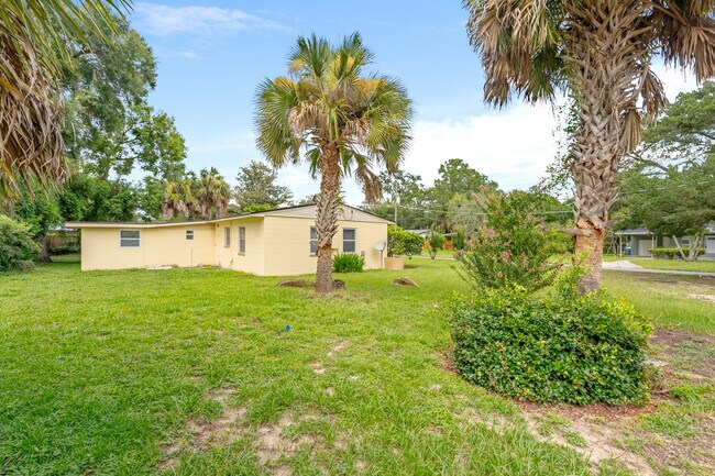 Building Photo - 1704 Paine Ave