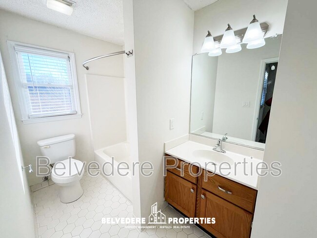 Building Photo - 3726 Wayfarer Dr