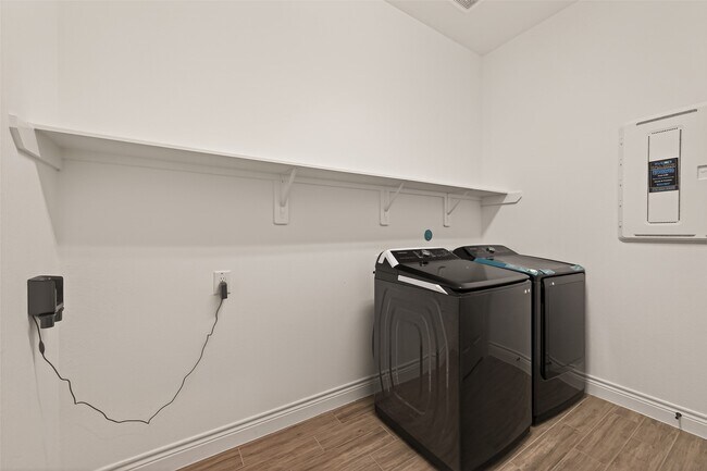 Building Photo - 7319 Woodlark Rdg Dr