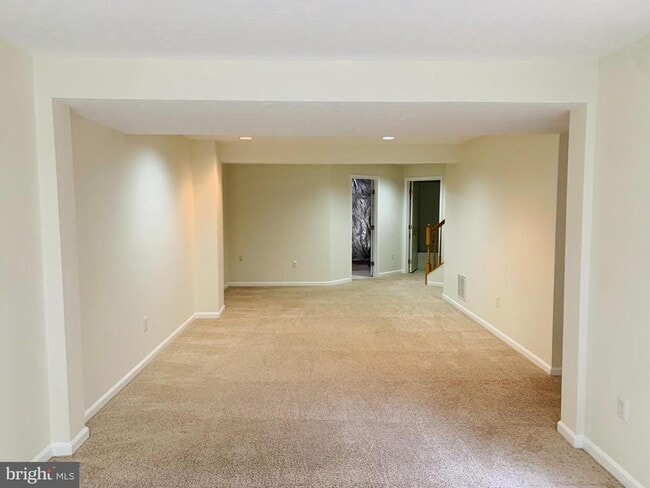 Building Photo - 1481 Pangbourne Way