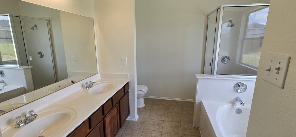 Building Photo - 6206 Taree Loop