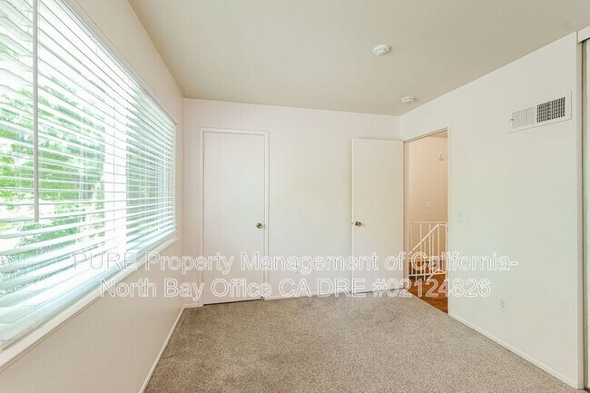 Building Photo - 48-4 Lark Center Drive