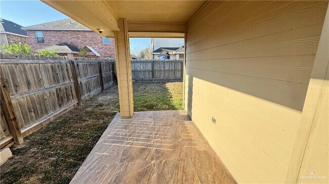 Building Photo - 22 Quail Ave