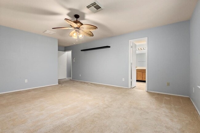 Building Photo - 1614 Wooded Acres Dr