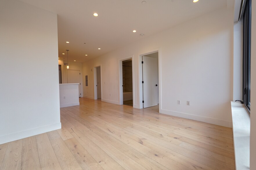 Building Photo - 2747 San Pablo Ave