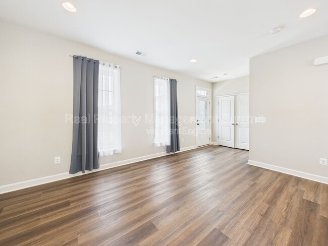 Building Photo - 3284 Charleston Blvd