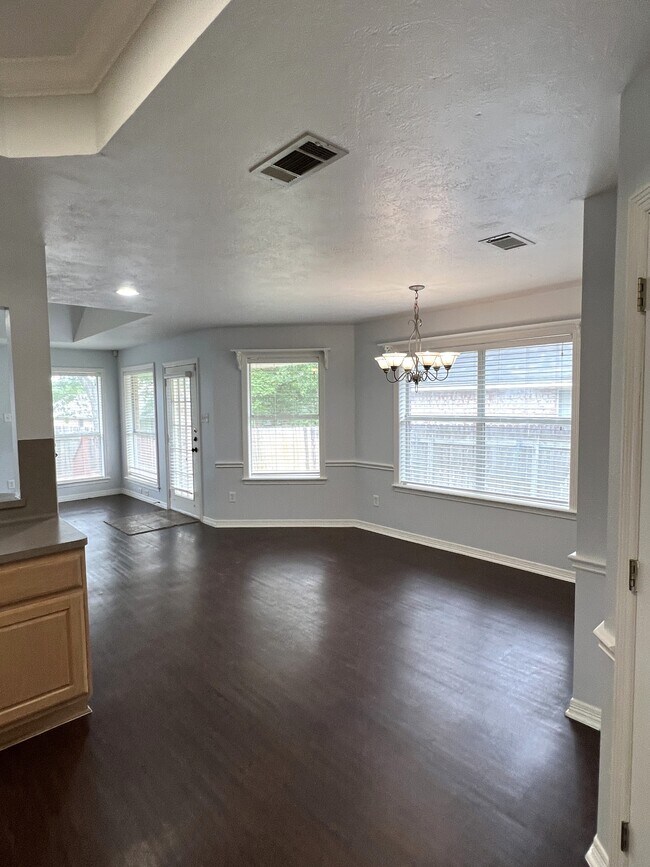 Building Photo - 3114 Pleasant Forest Dr