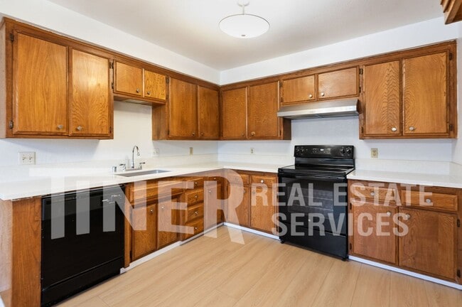 Building Photo - 2 Cinder Ct