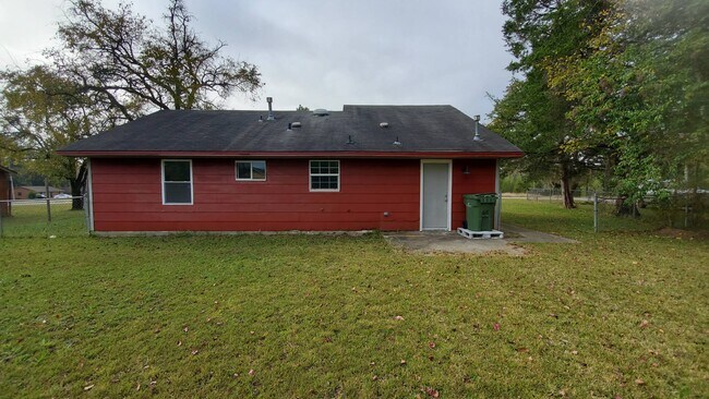 Building Photo - 3357 Meadow Ln