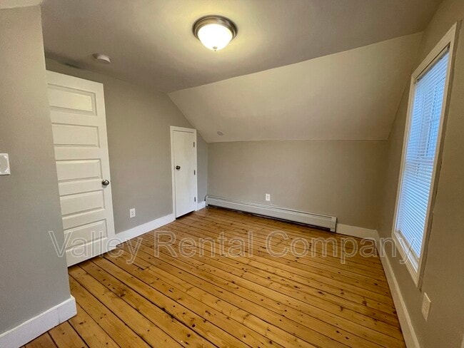 Building Photo - 123-125 Williams St